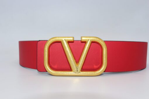 V Logo Leather Belt